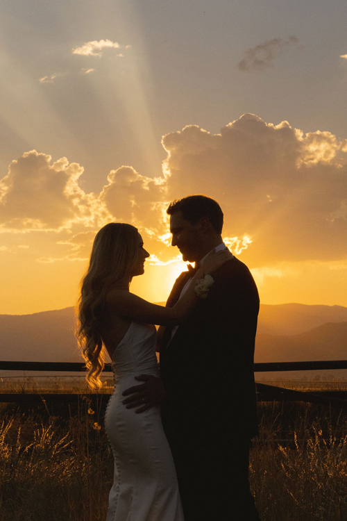 couple-sunset-background_5C9A4025-1.jpg couple-sunset-background_5C9A4025-1.jpg